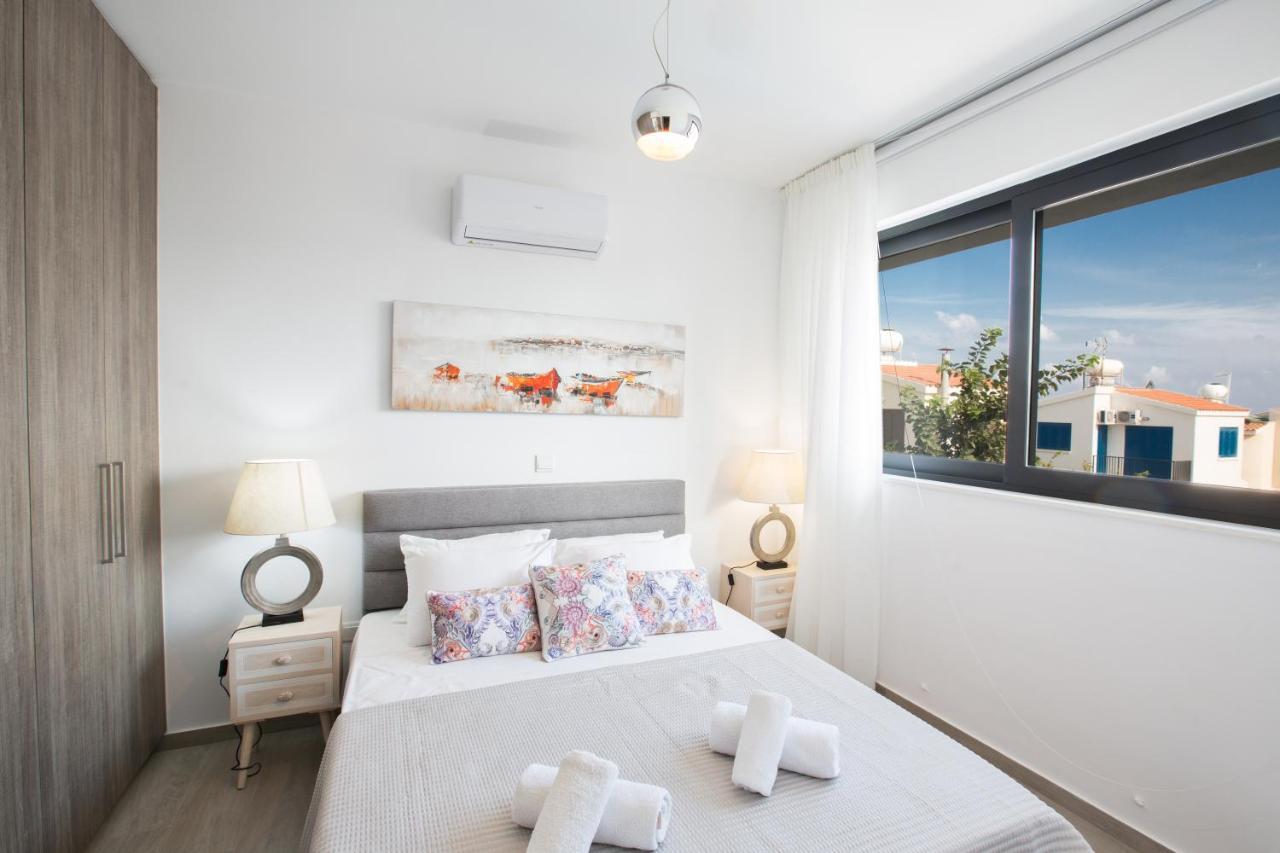Colour Residences โปรทาราส ภายนอก รูปภาพ