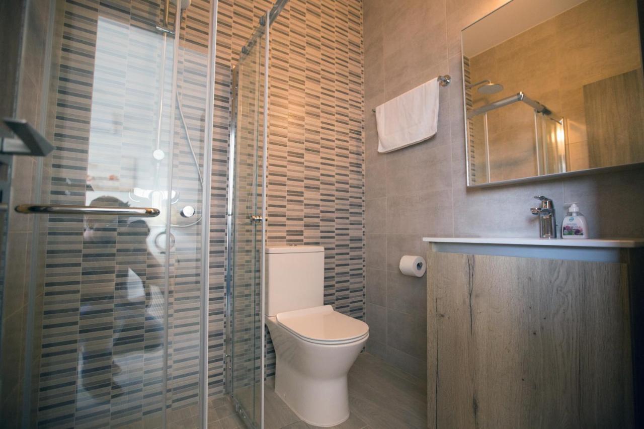 Colour Residences โปรทาราส ภายนอก รูปภาพ