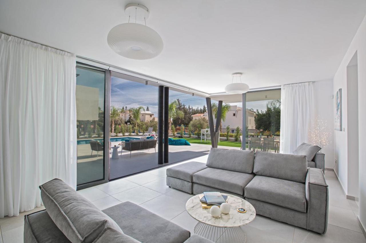 Colour Residences โปรทาราส ภายนอก รูปภาพ