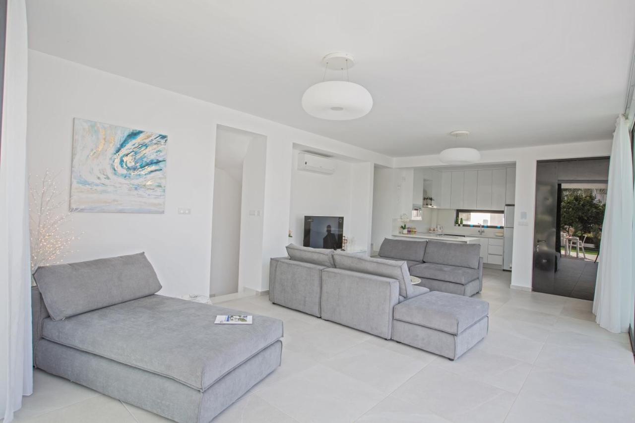 Colour Residences โปรทาราส ภายนอก รูปภาพ